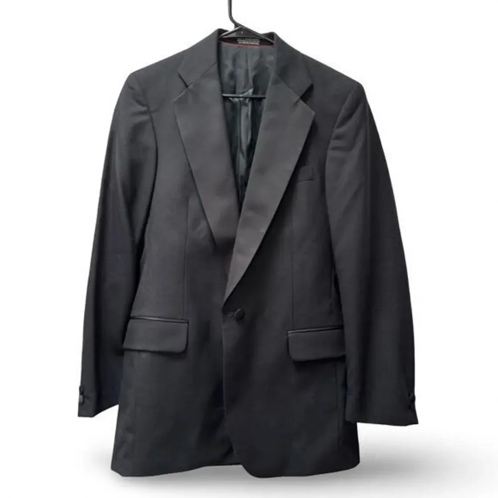 Vintage 1960’s Black Wool Tuxedo Dinner Jacket 37R One Button Hollywood Costume